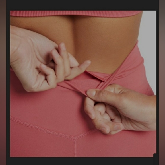 NIKE - Dri-FIT One Mid-Rise Leggings. - Picture 3 of 7